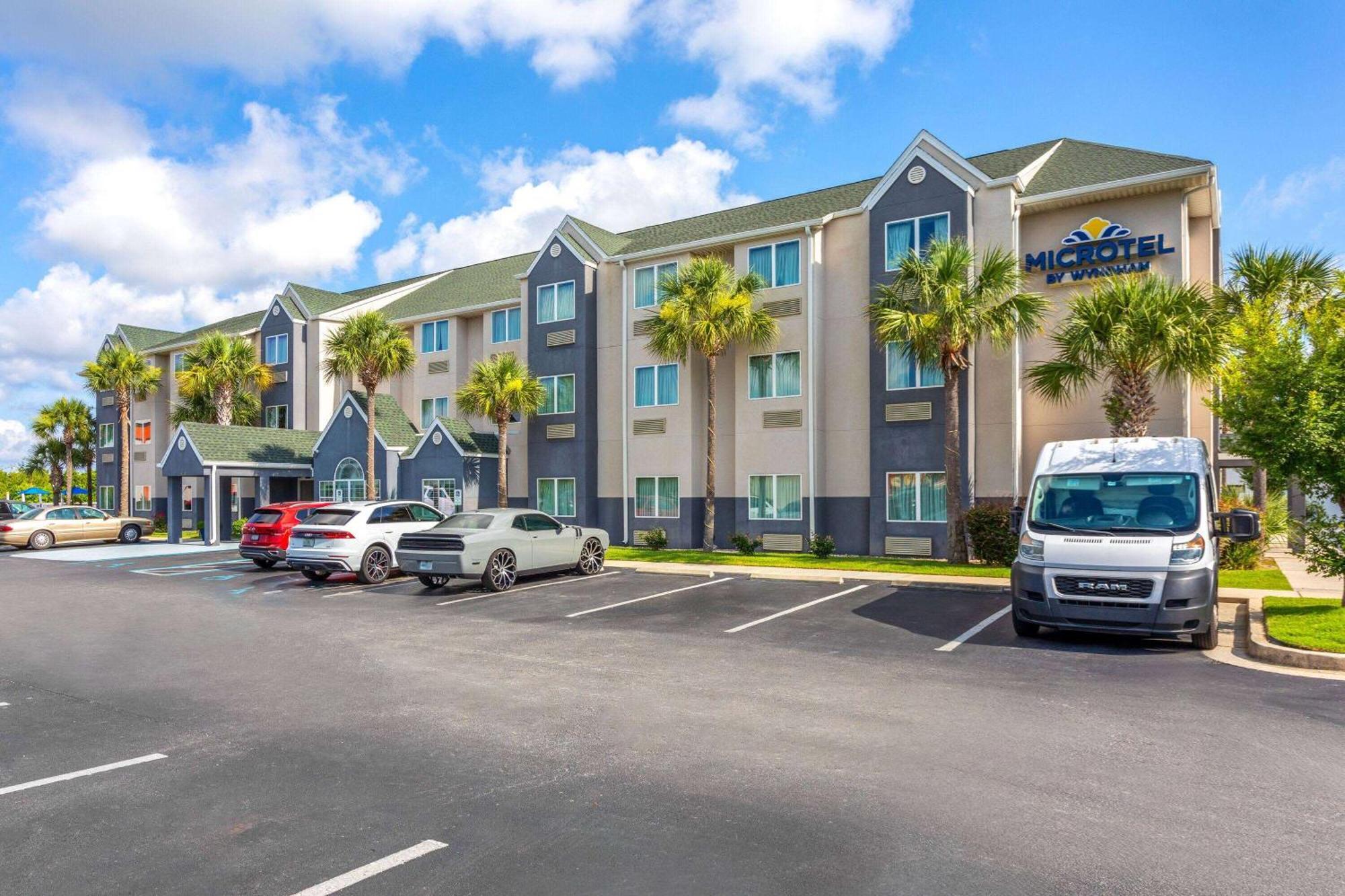 Microtel Inn & Suites By Wyndham Panama City Bagian luar foto