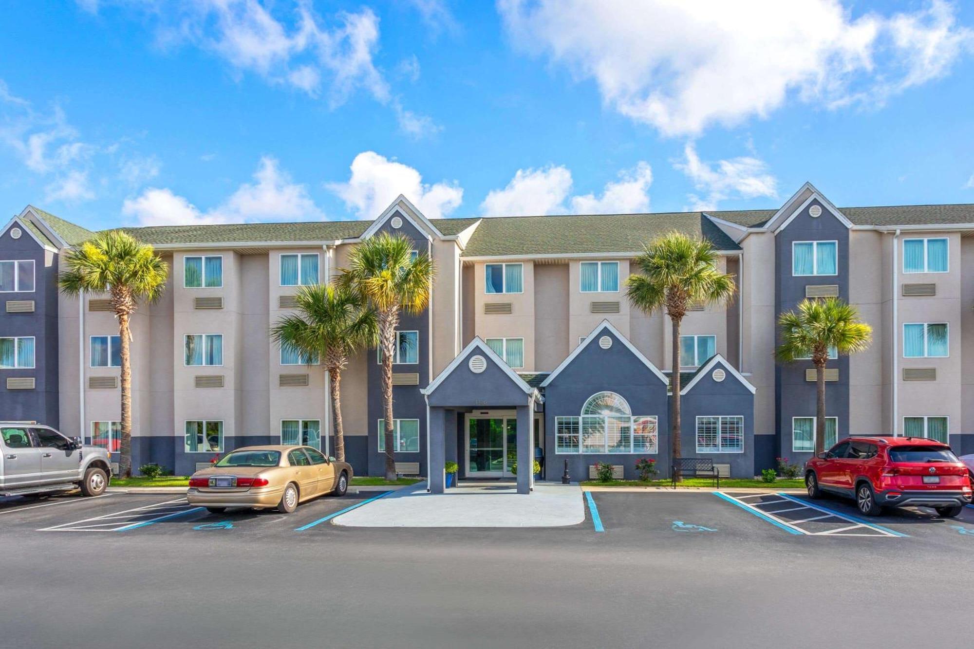 Microtel Inn & Suites By Wyndham Panama City Bagian luar foto