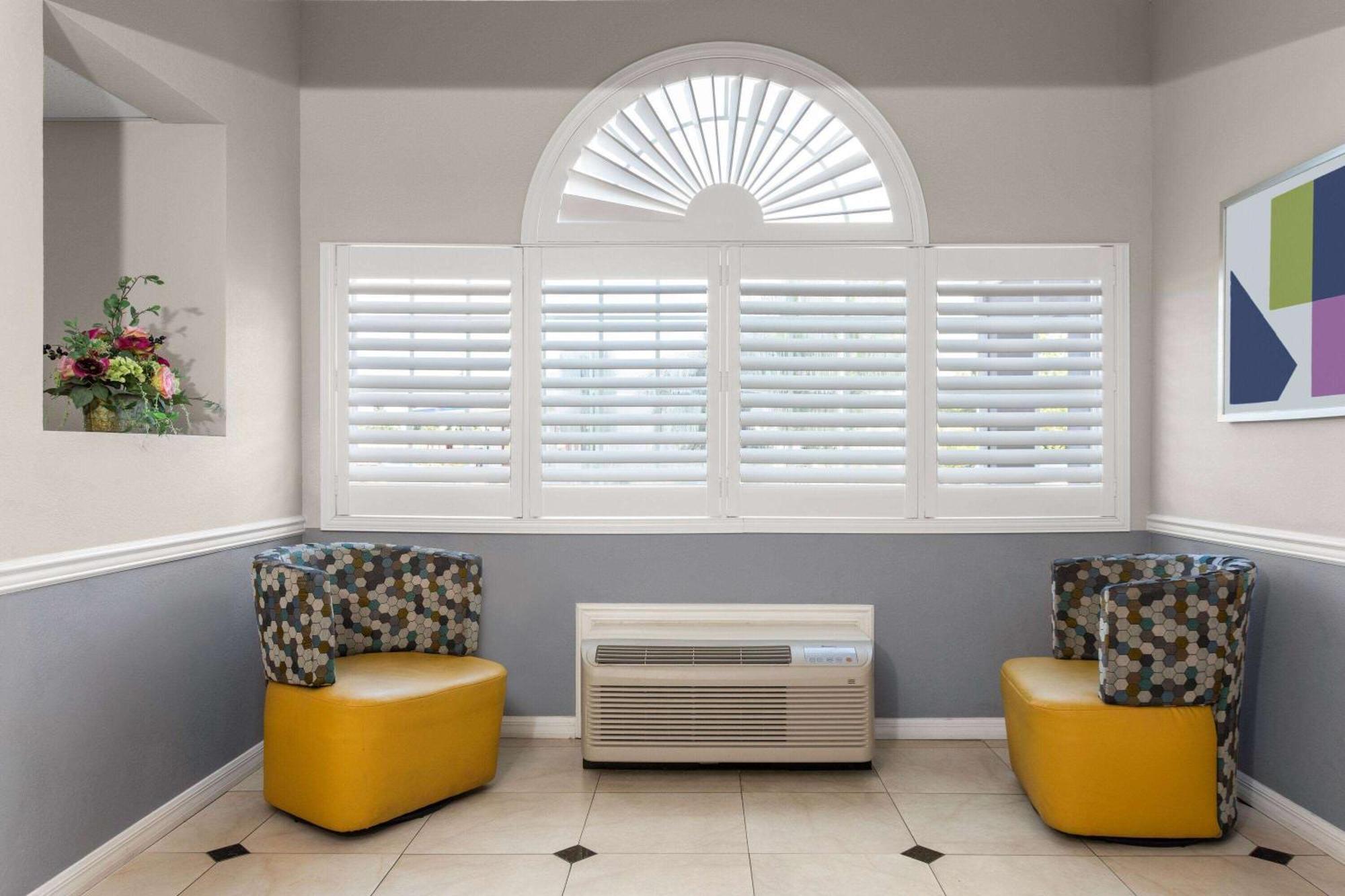 Microtel Inn & Suites By Wyndham Panama City Bagian luar foto