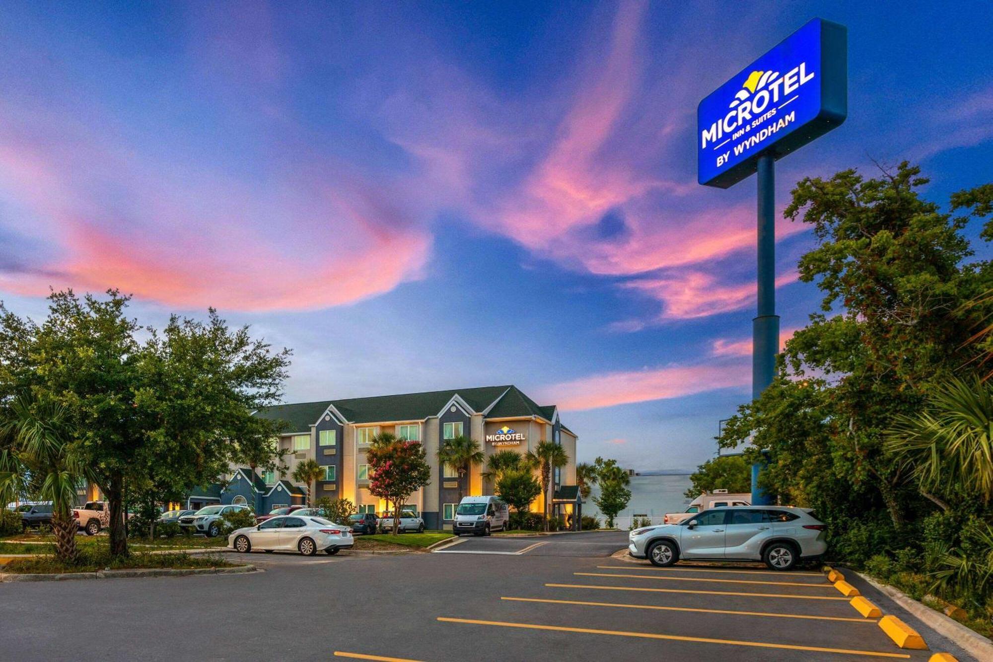 Microtel Inn & Suites By Wyndham Panama City Bagian luar foto